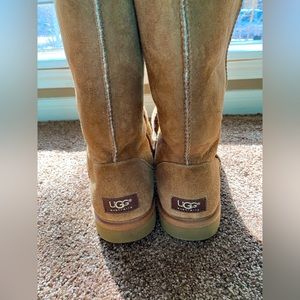 Uggs classic tall size 8 women’s boots
